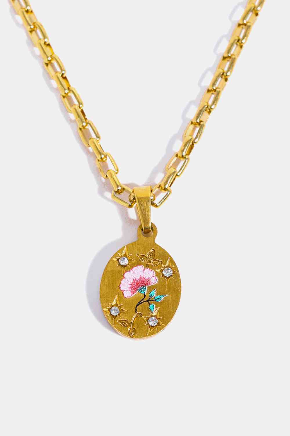 Beauty Loved Gold Oval Pendant Necklace - Que Joyitas