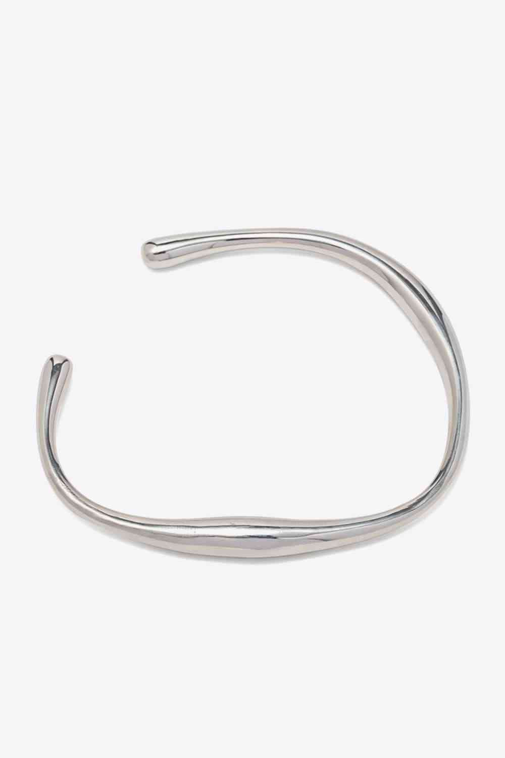 Curvy Dreamy Cuff Bracelet - Que Joyitas
