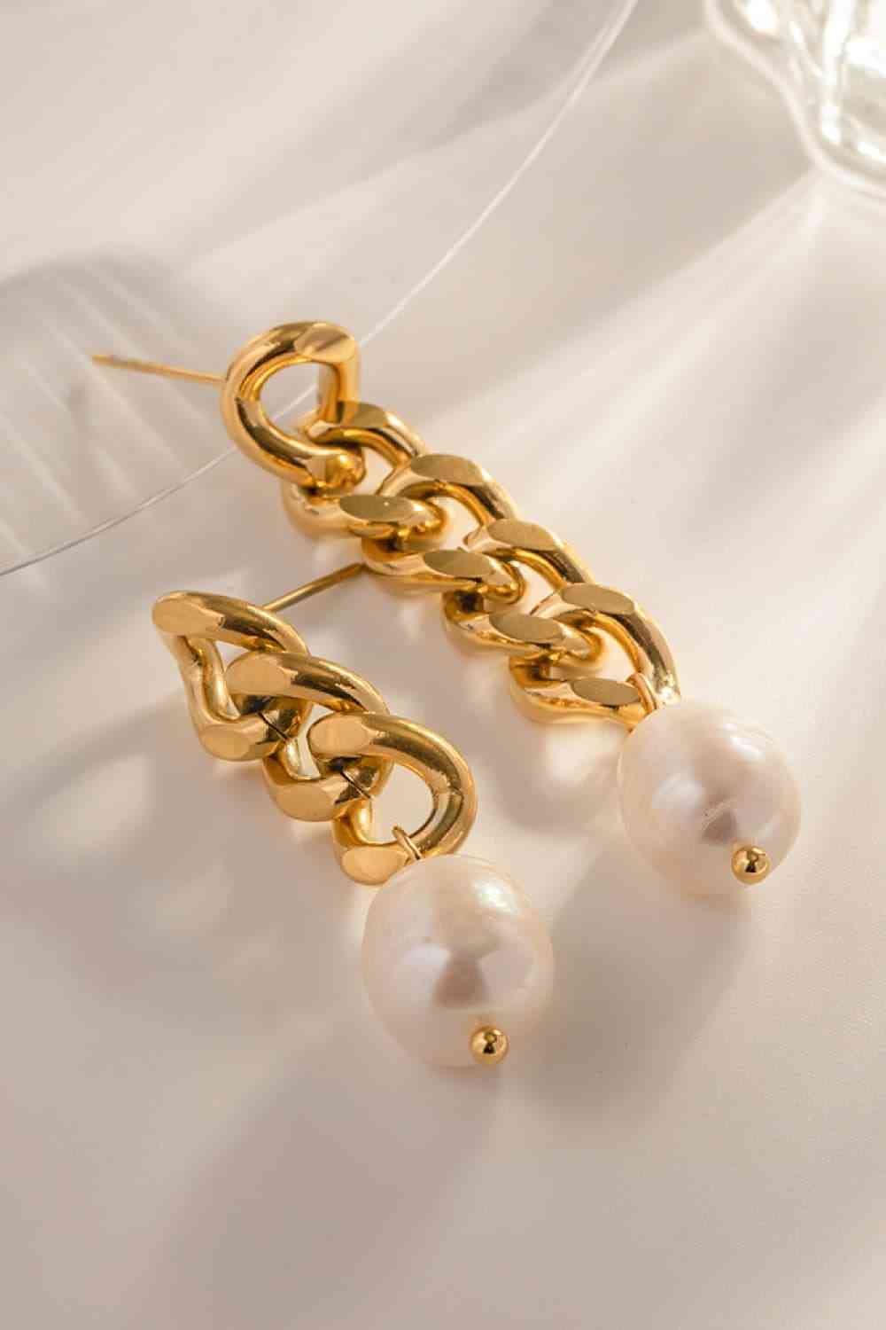 Pearl Asymmetrical Link Chain Earrings - Que Joyitas