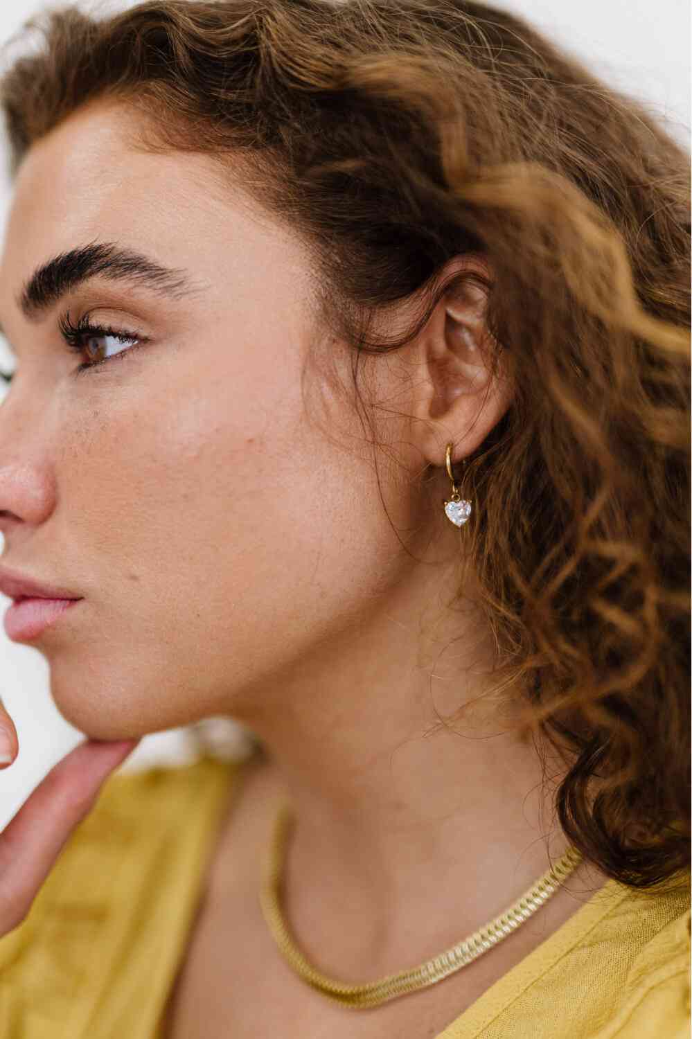 Shine Heart Drop Huggie Earrings - Que Joyitas