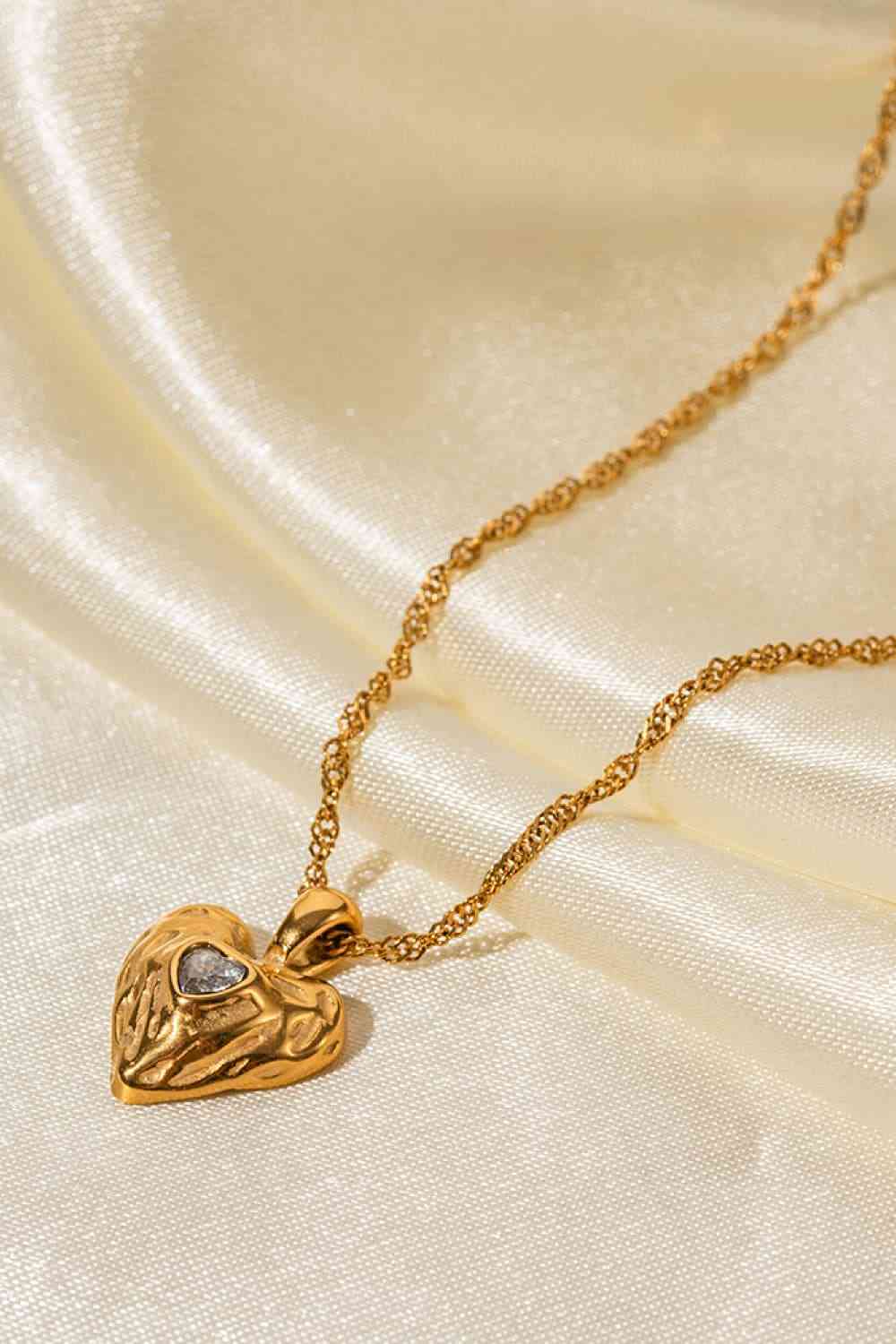 Cherished Heart Pendant Necklace - Que Joyitas
