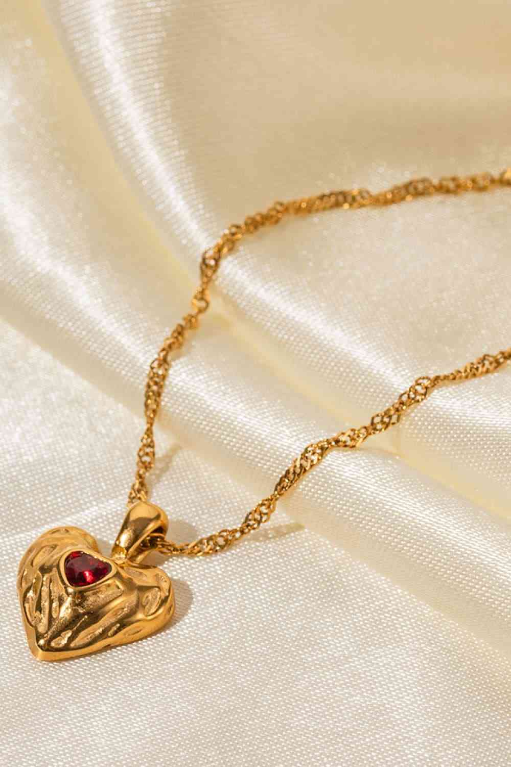 Cherished Heart Pendant Necklace - Que Joyitas