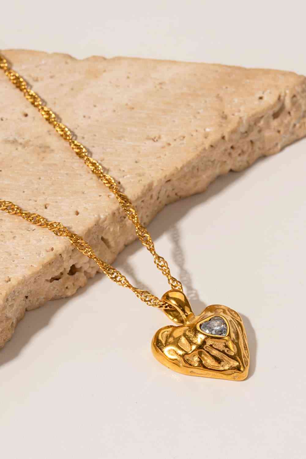 Cherished Heart Pendant Necklace - Que Joyitas