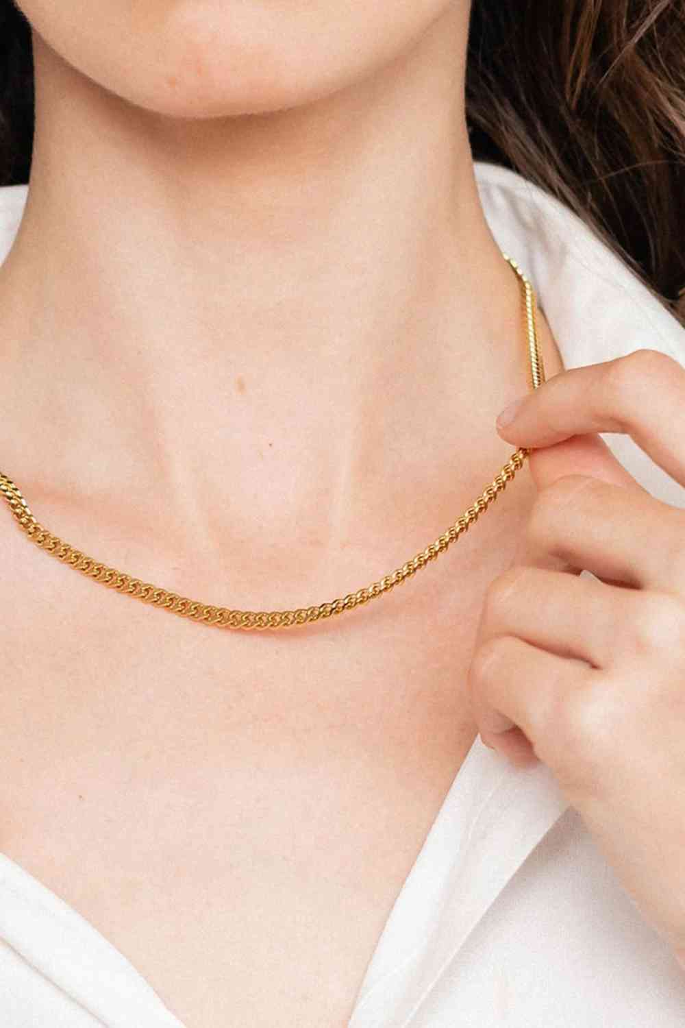 Small Curb Chain Necklace - Que Joyitas