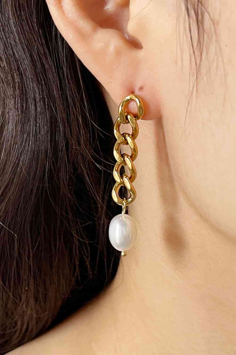 Pearl Asymmetrical Link Chain Earrings - Que Joyitas