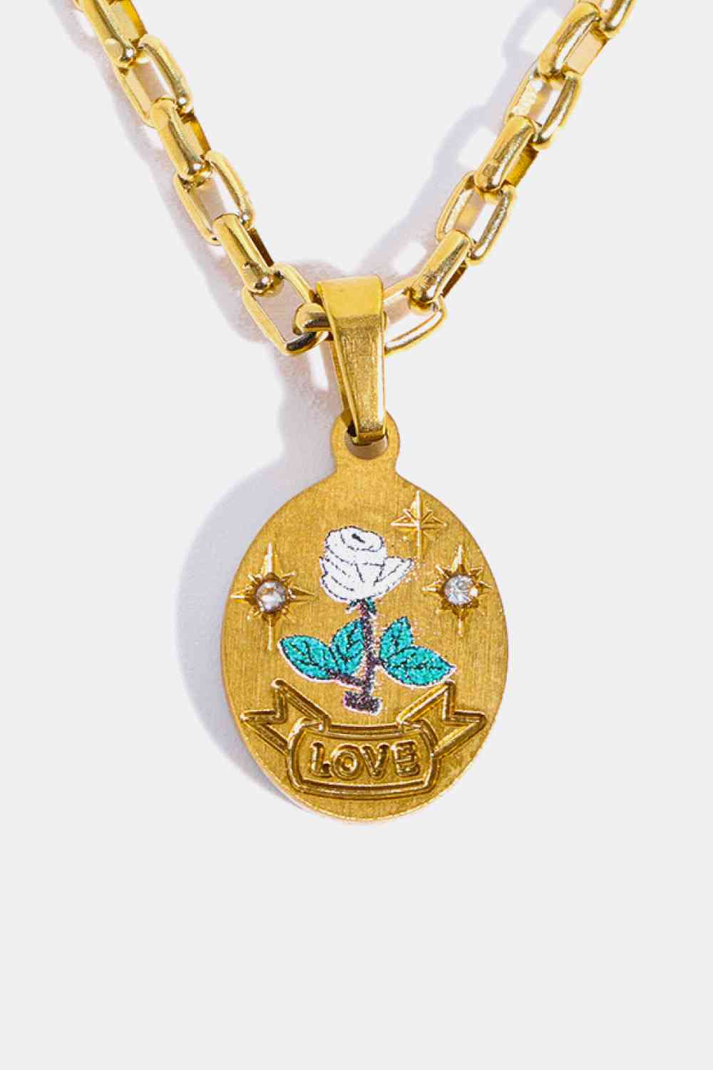 Beauty Loved Gold Oval Pendant Necklace - Que Joyitas