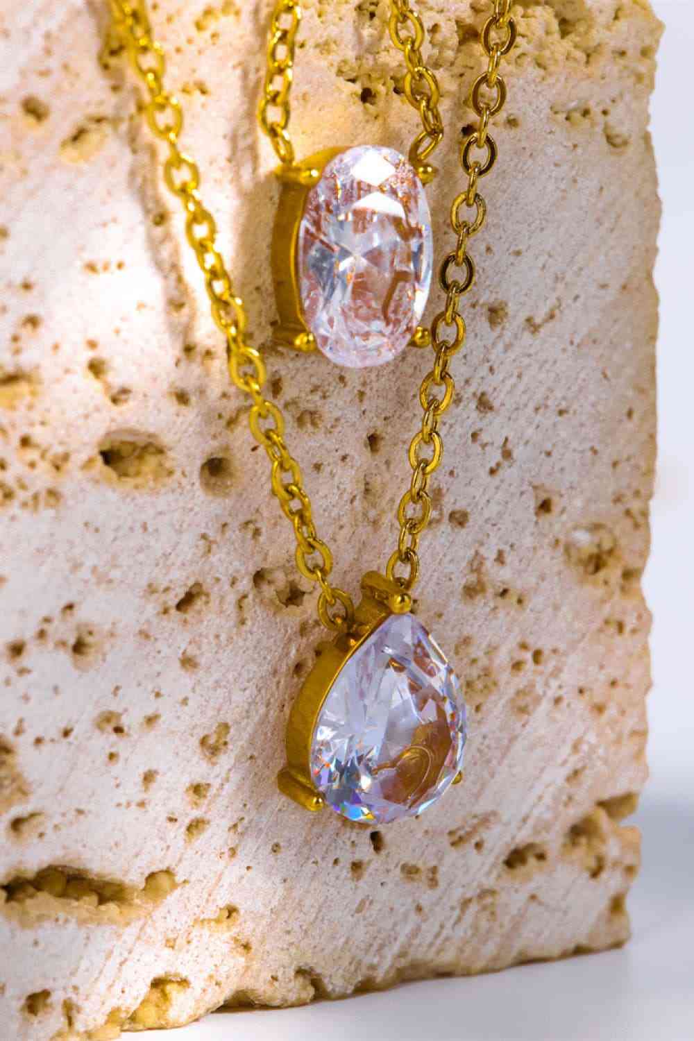 Teardrop & Oval Gold Plated Necklace - Que Joyitas