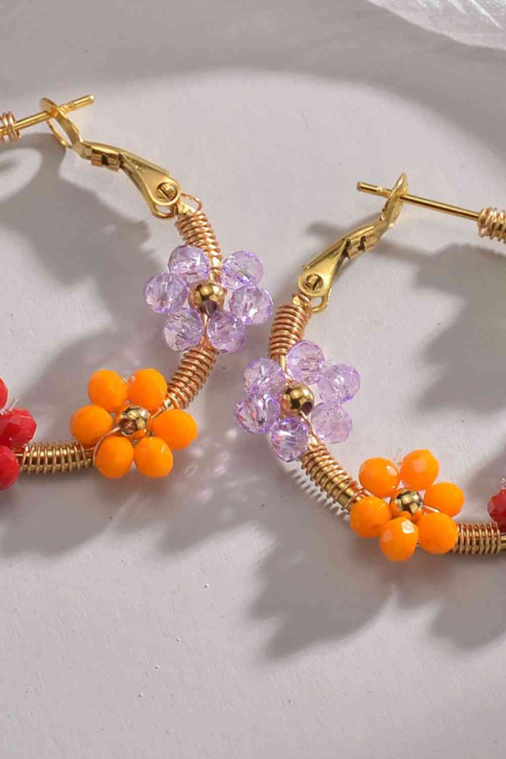 Flower Beaded Hoop Earrings - Que Joyitas