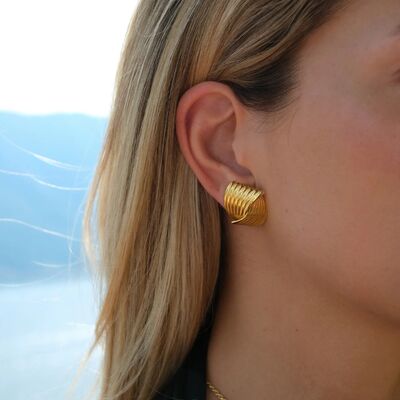 Marina Gold Stud Earrings - Que Joyitas