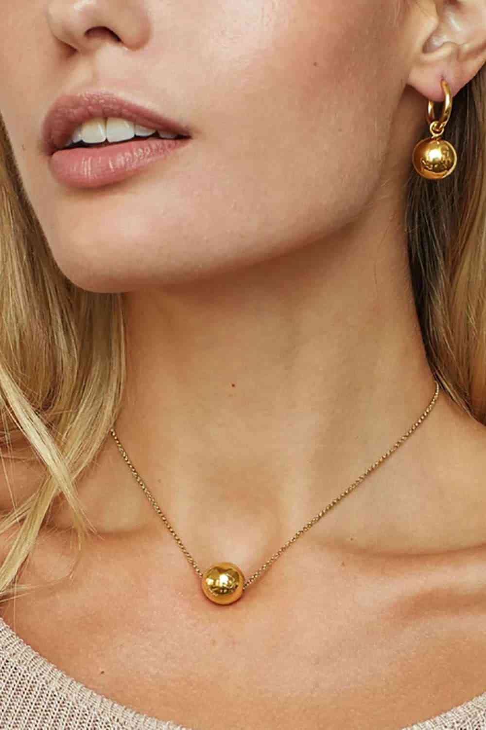 Thianna Ball Gold Necklace - Que Joyitas