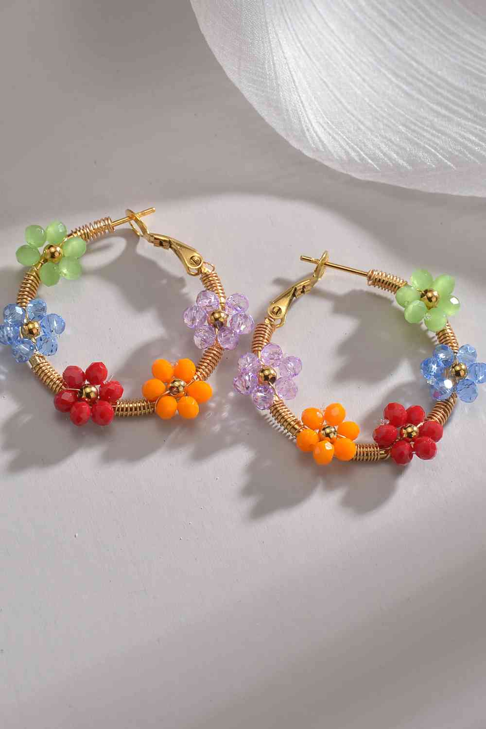 Flower Beaded Hoop Earrings - Que Joyitas