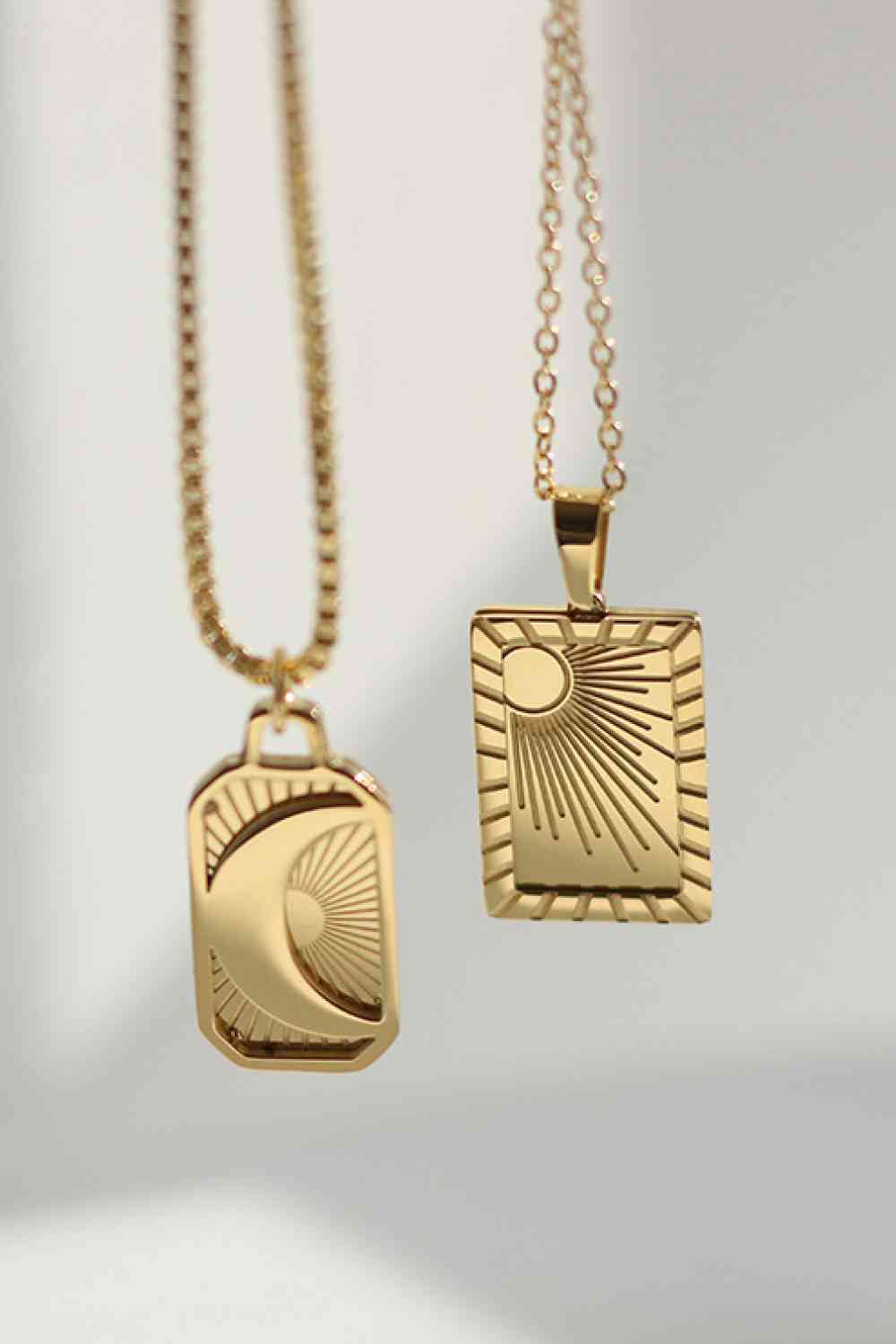 Squared Moon & Sun Pendant Necklace - Que Joyitas