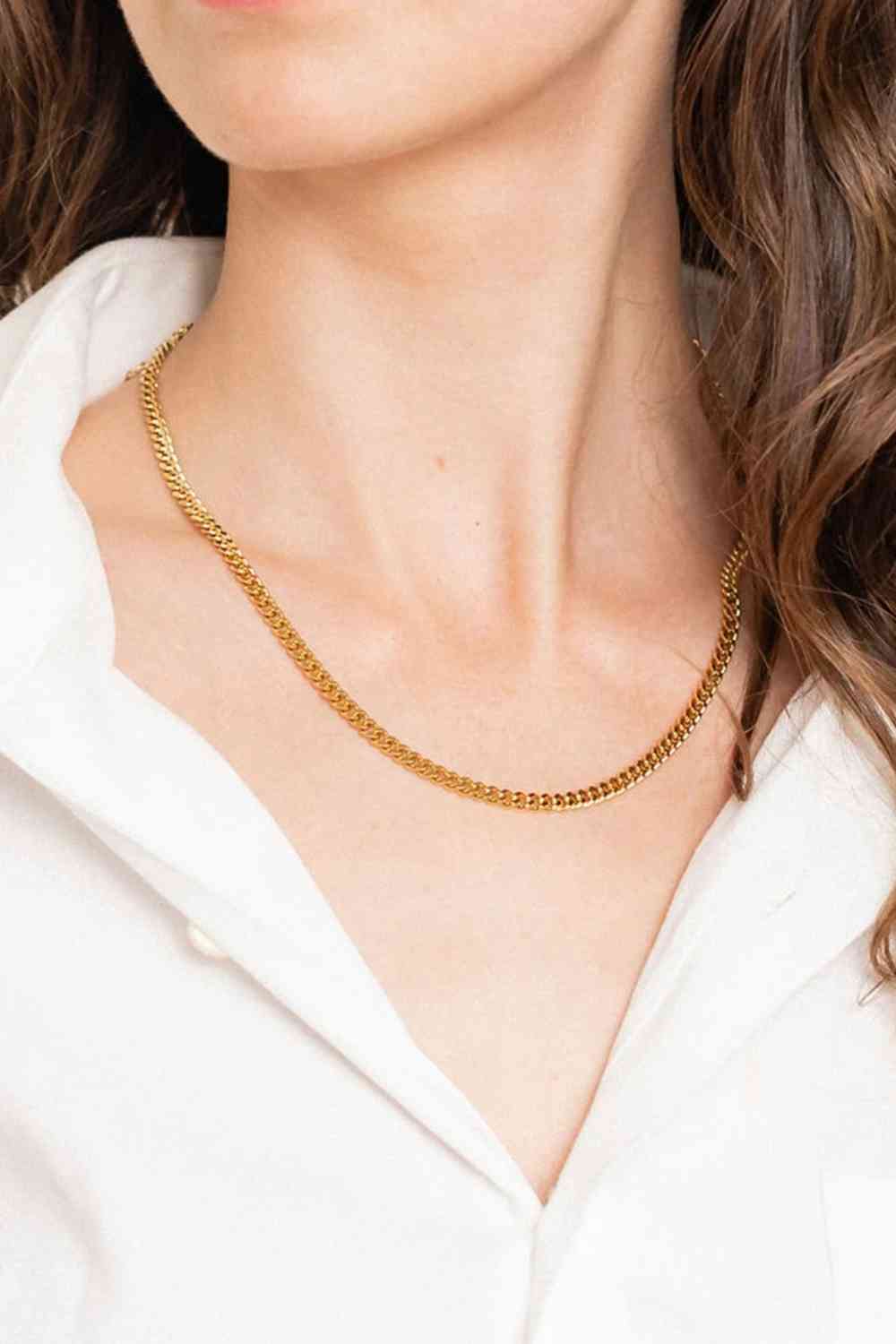 Small Curb Chain Necklace - Que Joyitas