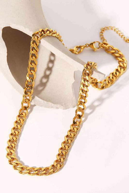 Medium Curb Chain Necklace - Que Joyitas