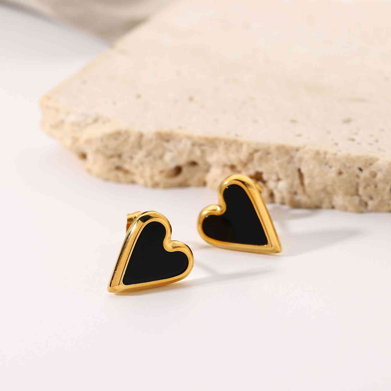 Heart Black & White Stud Earrings - Que Joyitas