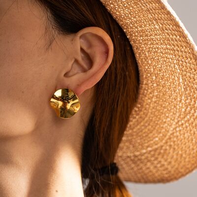 Oval Pleated Stud Earrings - Que Joyitas