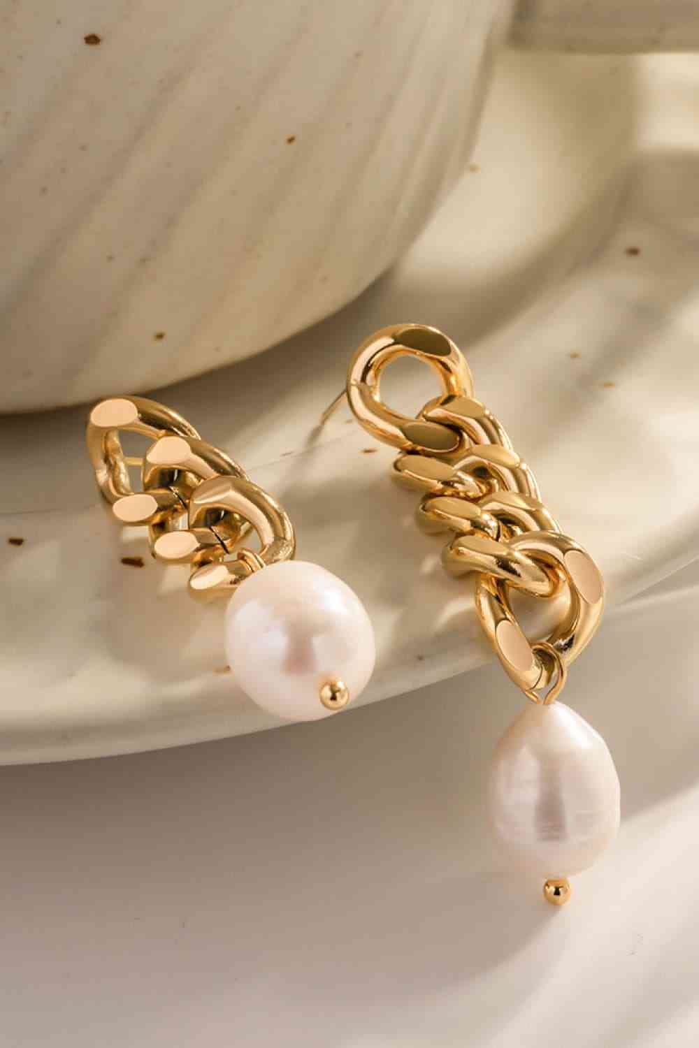 Pearl Asymmetrical Link Chain Earrings - Que Joyitas