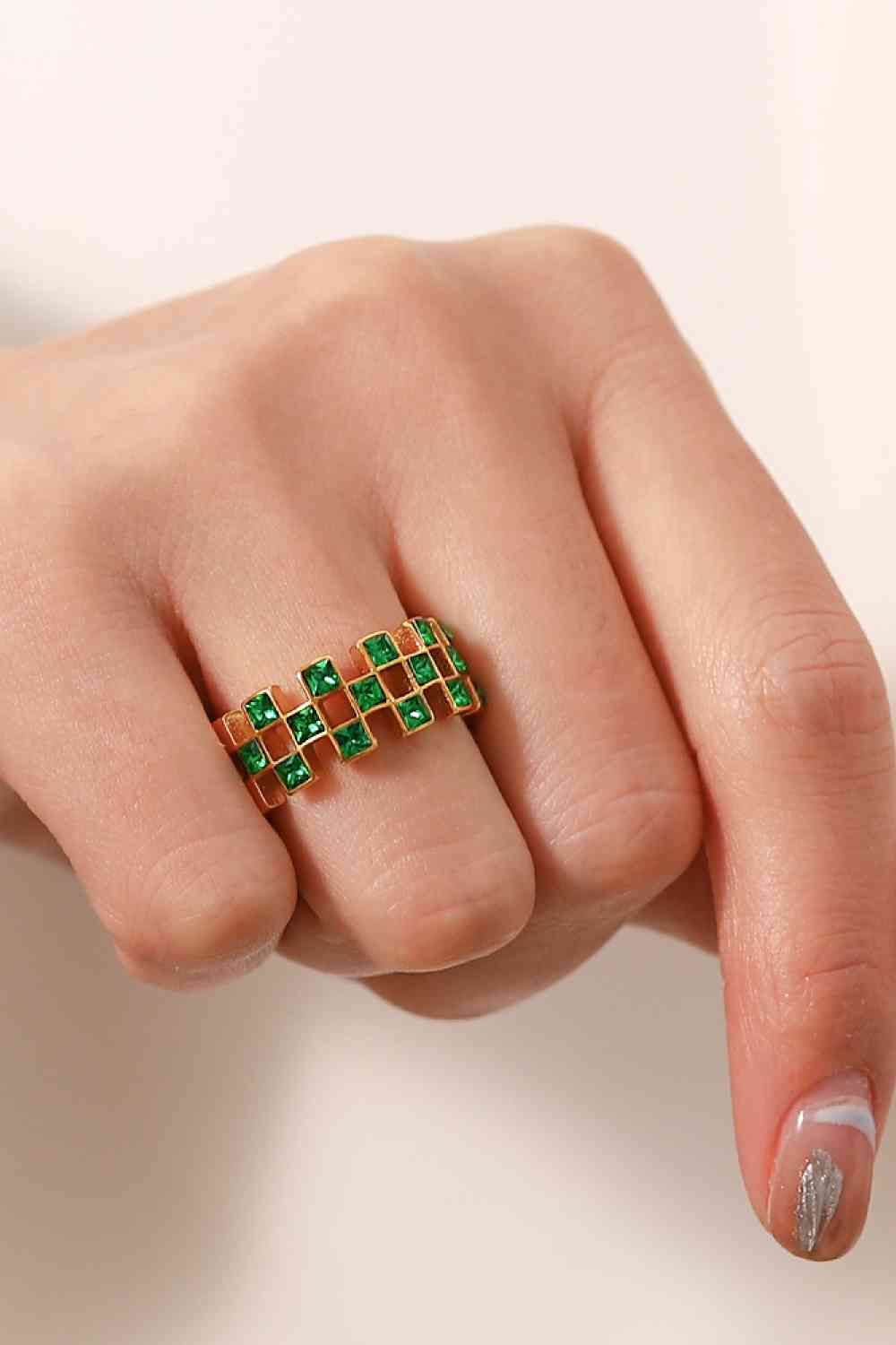 Green Contrast Geometrical Ring - Que Joyitas