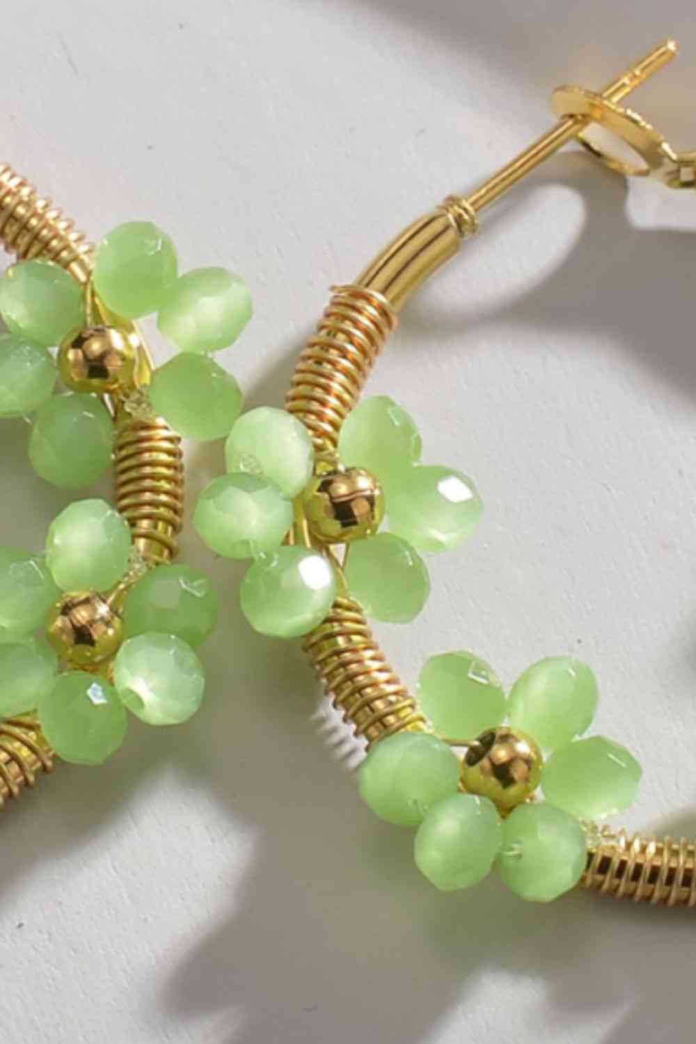Flower Beaded Hoop Earrings - Que Joyitas
