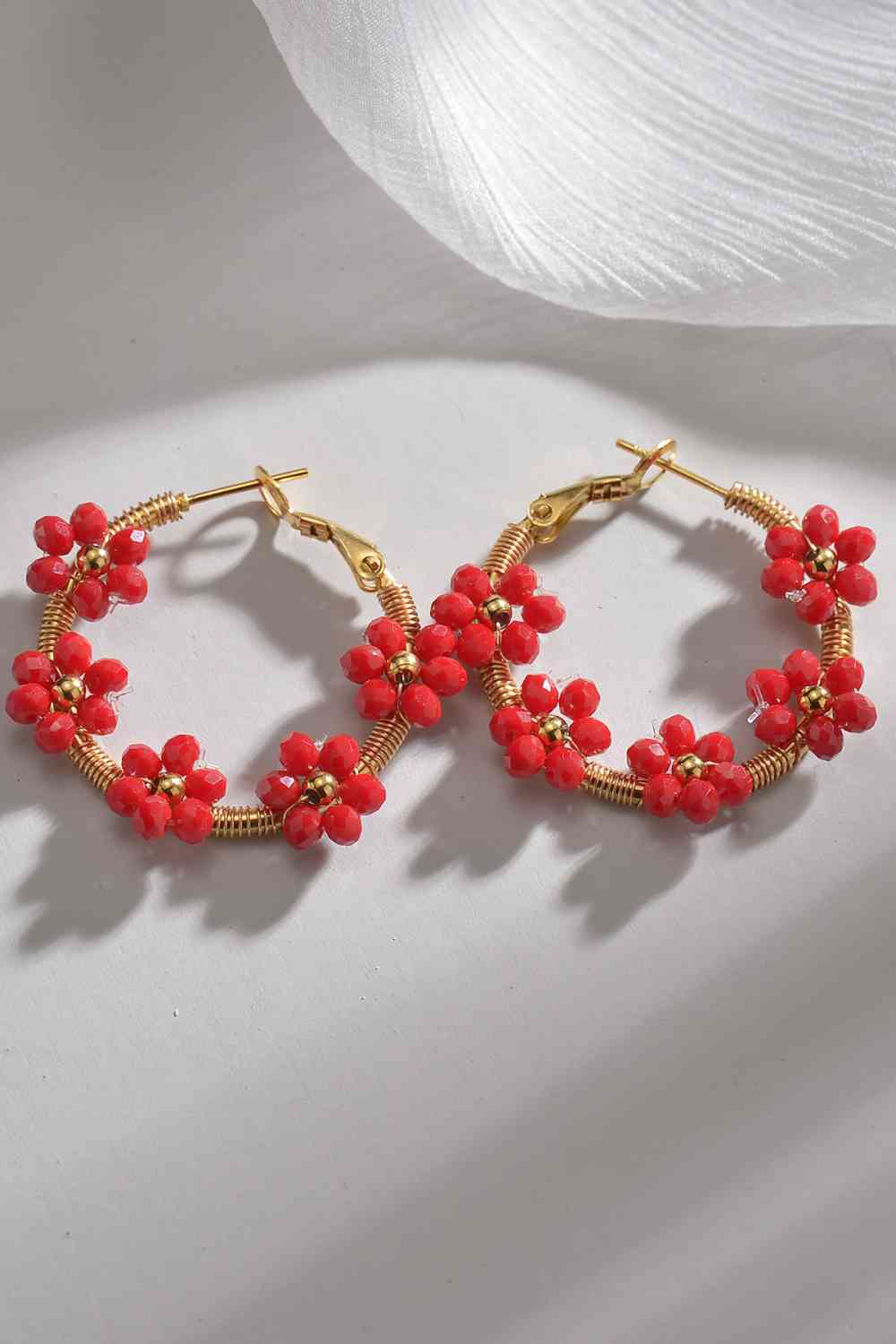 Flower Beaded Hoop Earrings - Que Joyitas