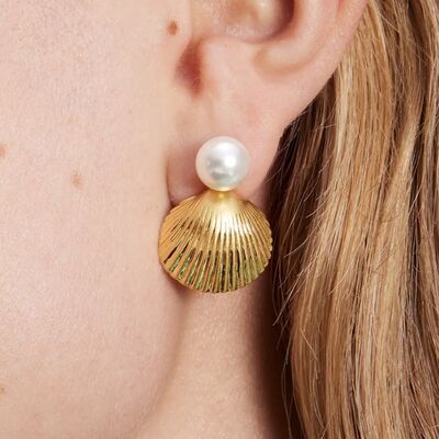 Pearly Shell Stud Earrings