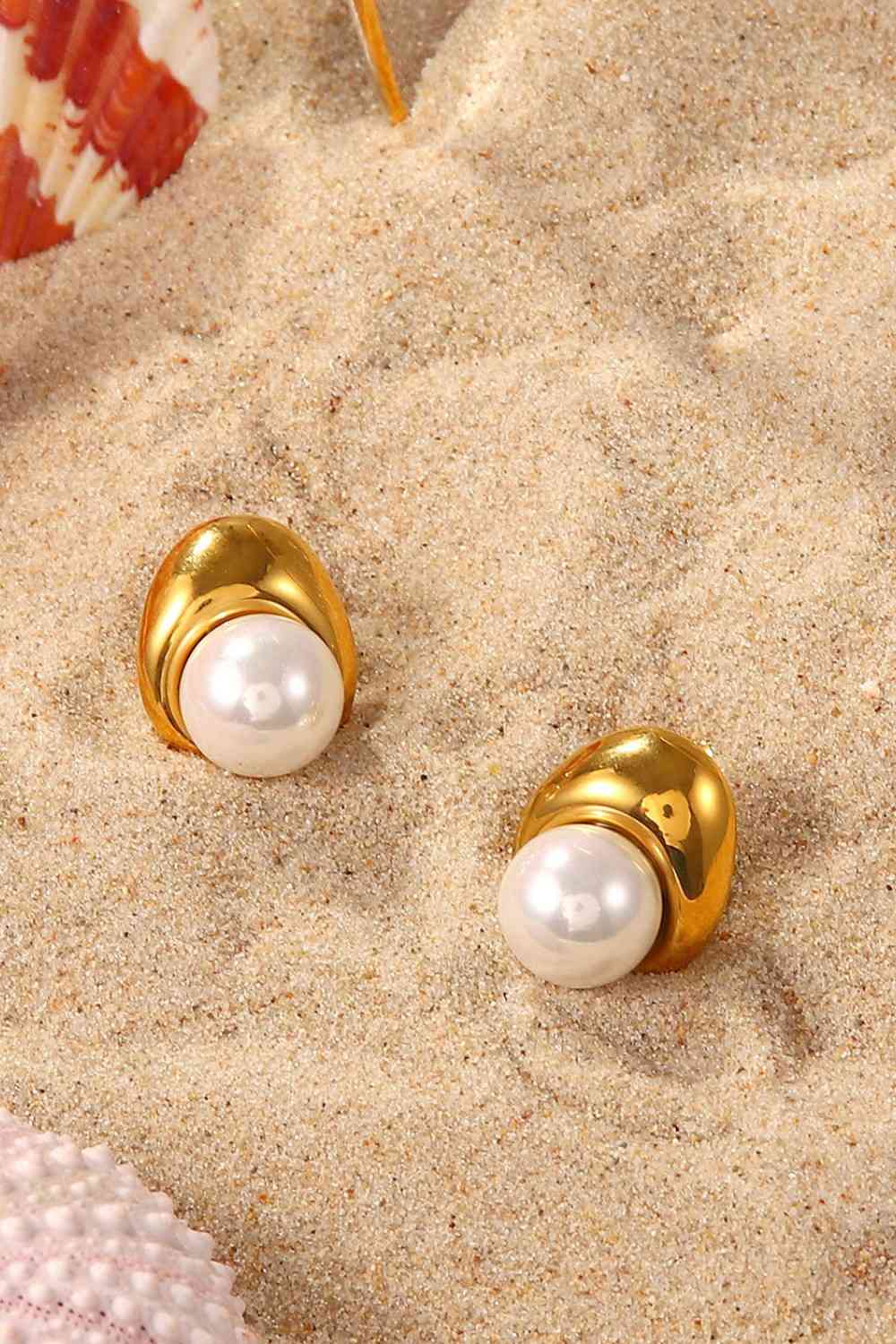 Lovely Pearl Stud Earrings - Que Joyitas