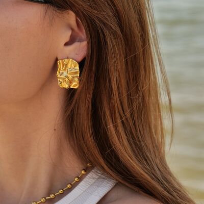 Geometric Wave Gold-Plated Earrings - Que Joyitas