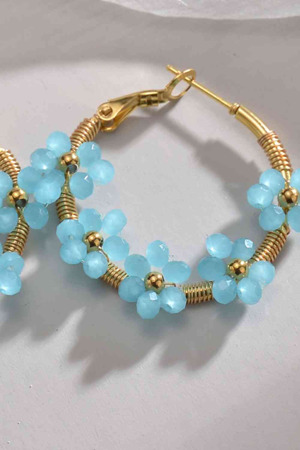 Flower Beaded Hoop Earrings - Que Joyitas