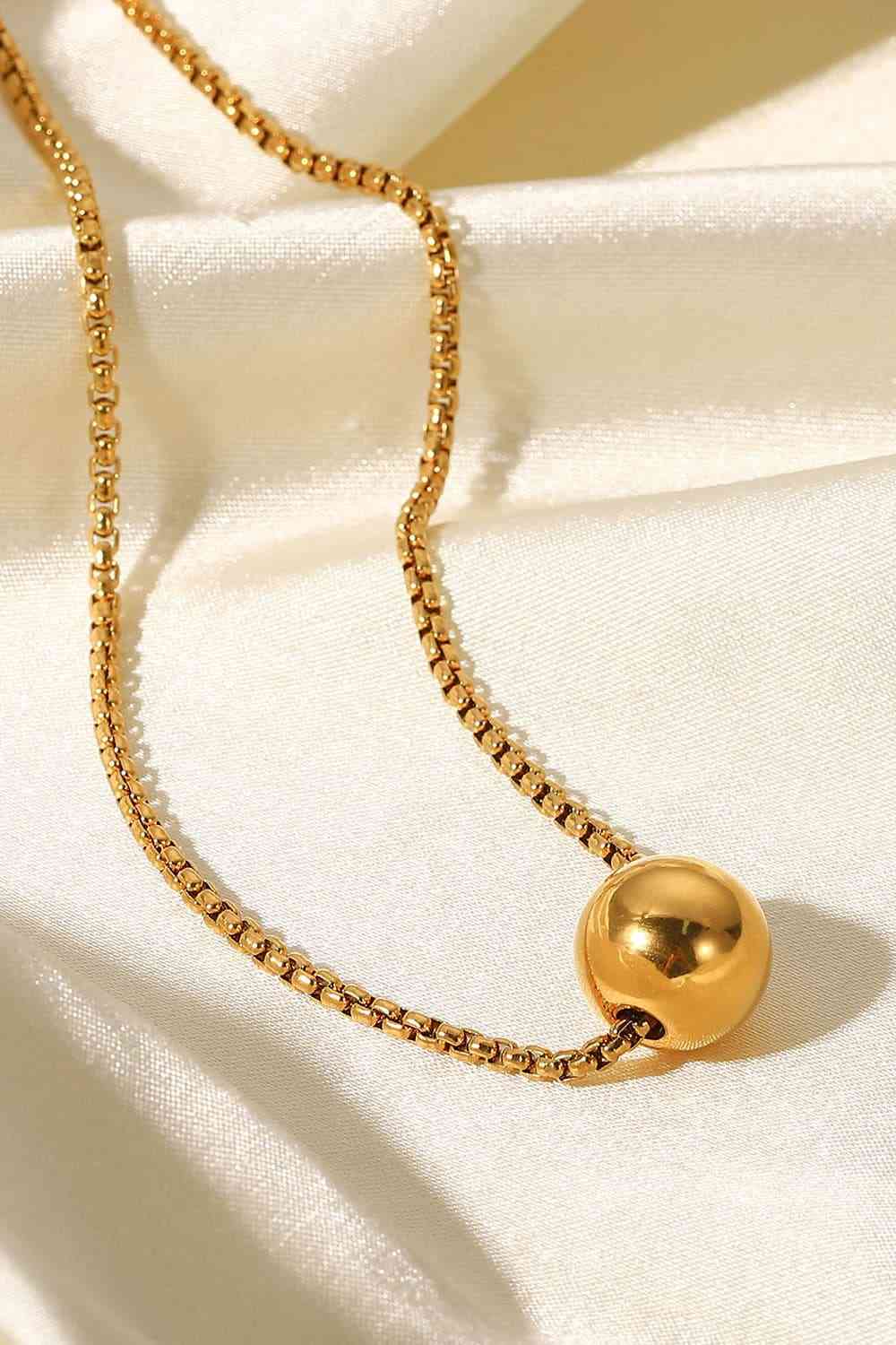 Thianna Ball Gold Necklace - Que Joyitas