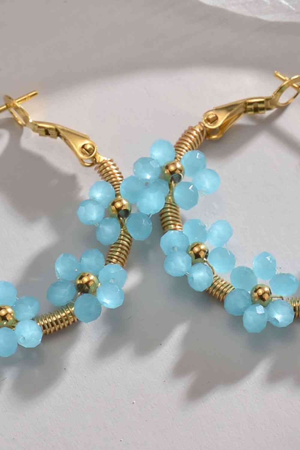 Flower Beaded Hoop Earrings - Que Joyitas