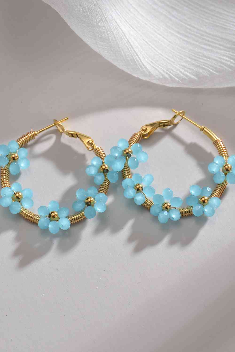 Flower Beaded Hoop Earrings - Que Joyitas