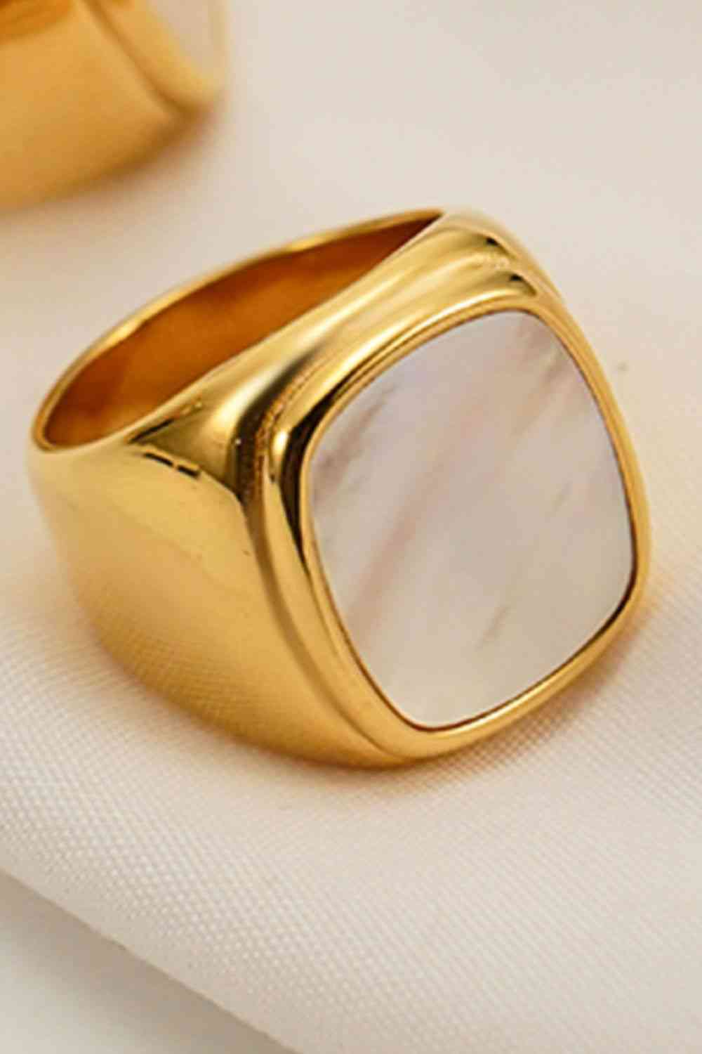 Bold Shell 18K Gold-Plated Ring - Que Joyitas