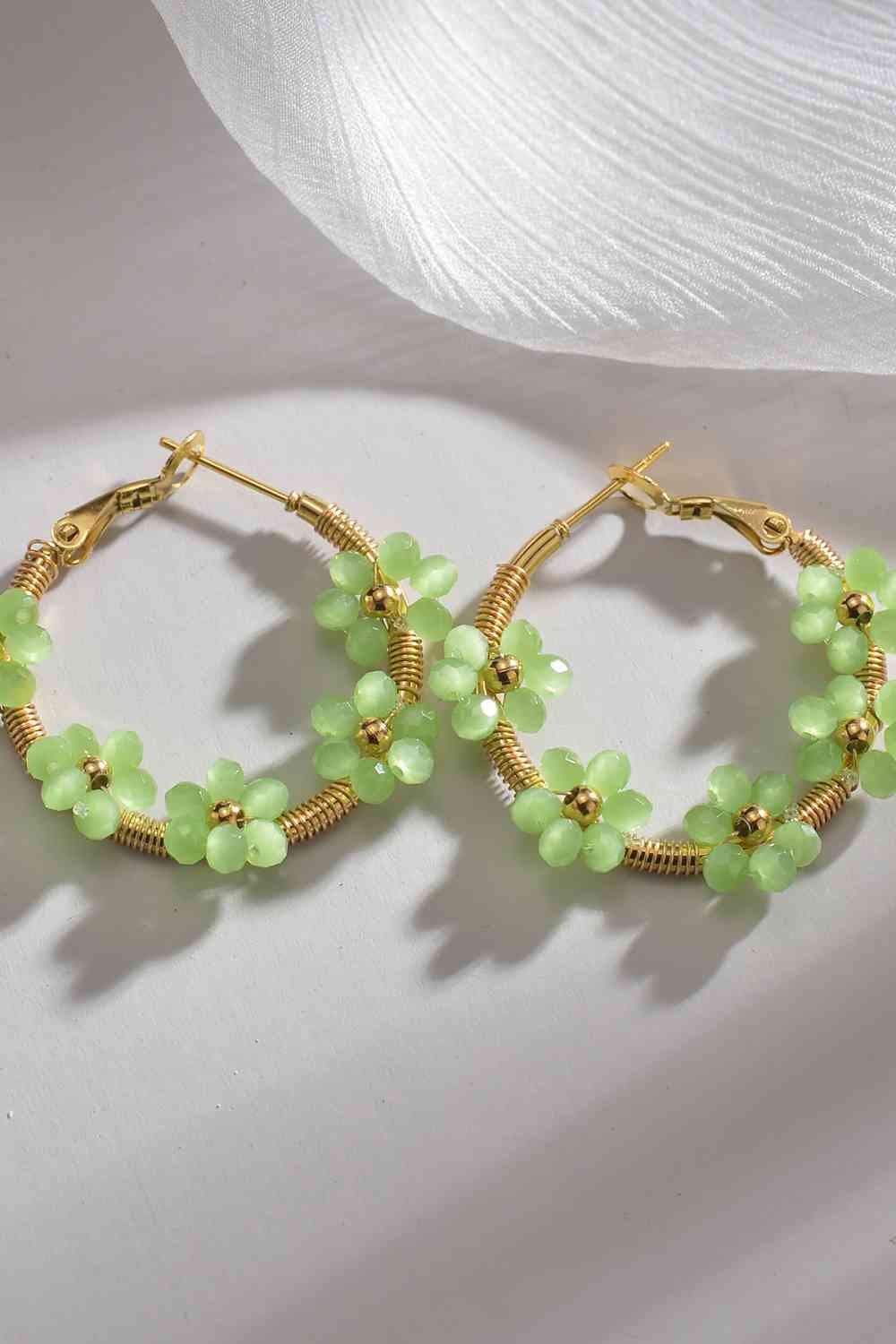 Flower Beaded Hoop Earrings - Que Joyitas