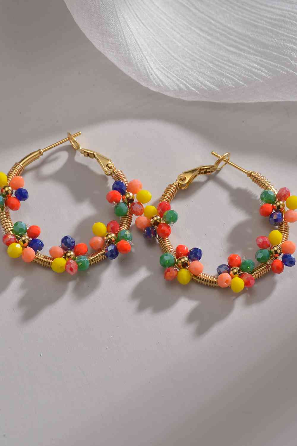 Flower Beaded Hoop Earrings - Que Joyitas